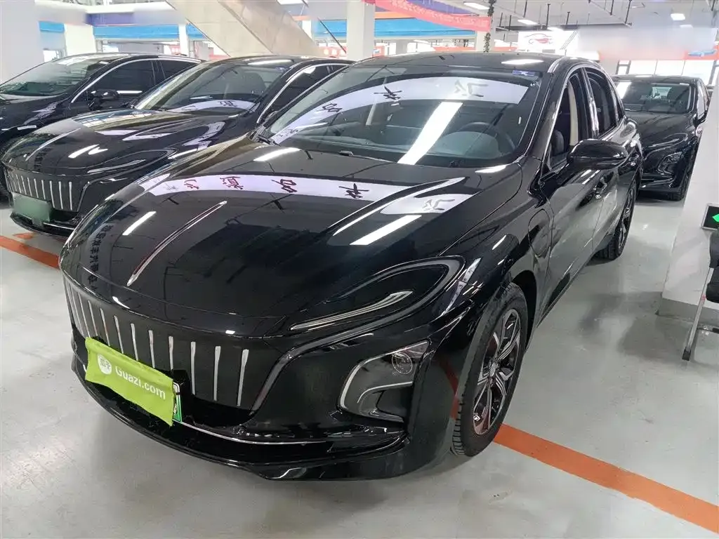 Hongqi E-QM5 — фото 1