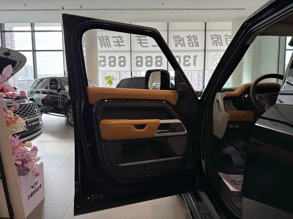 Land Rover Defender — фото 10
