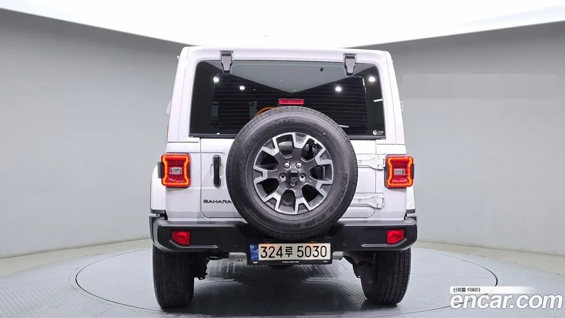 Jeep Wrangler — фото 7