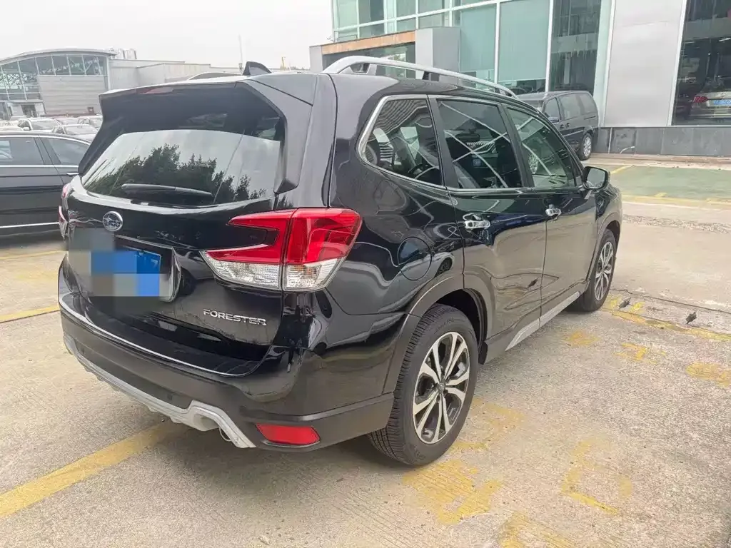 Subaru Forester — фото 6
