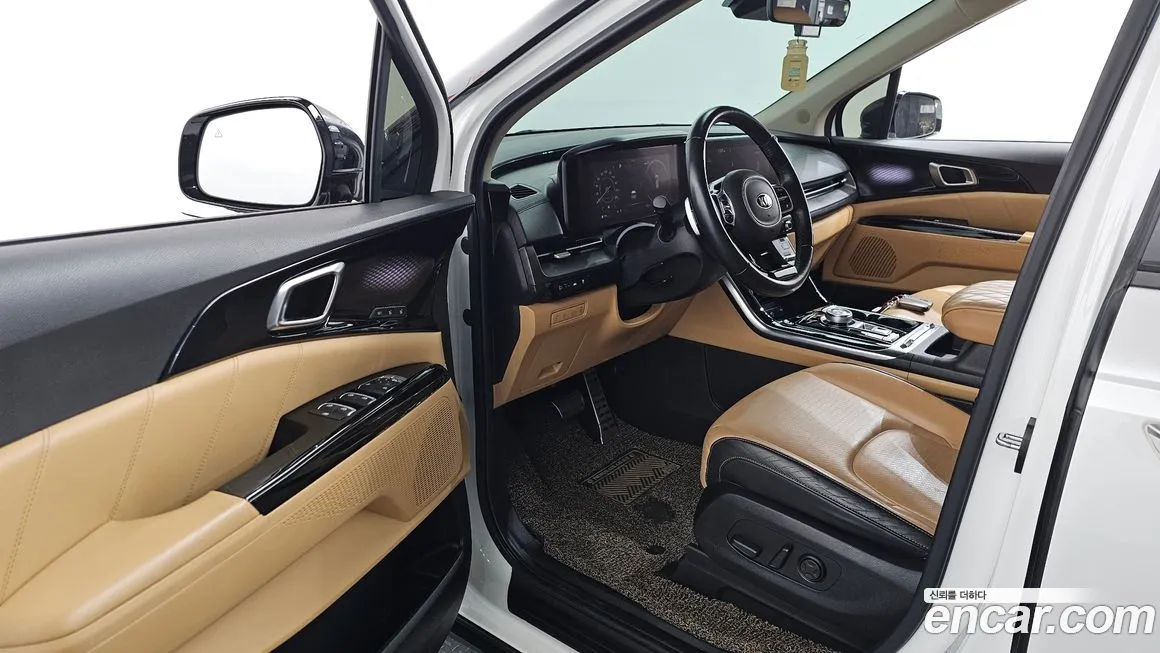 Kia Carnival — фото 10