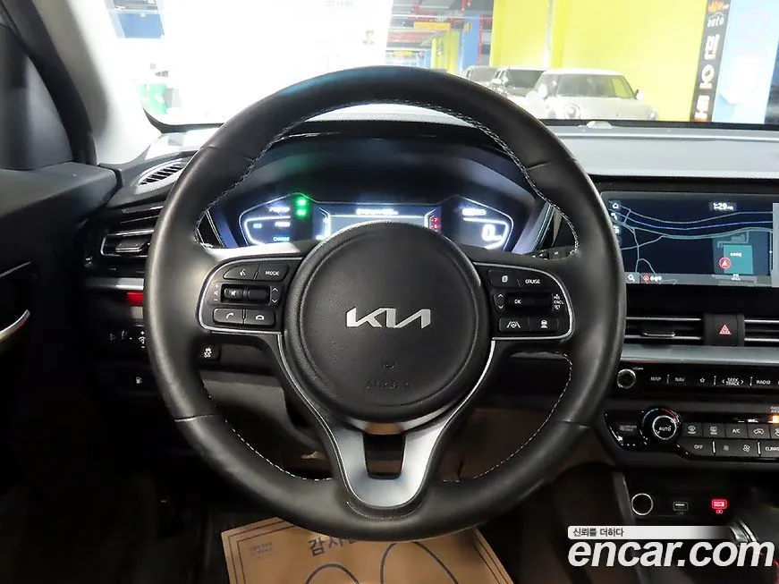Kia Niro — фото 10