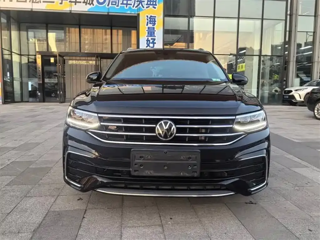 Volkswagen Tiguan L — фото 9