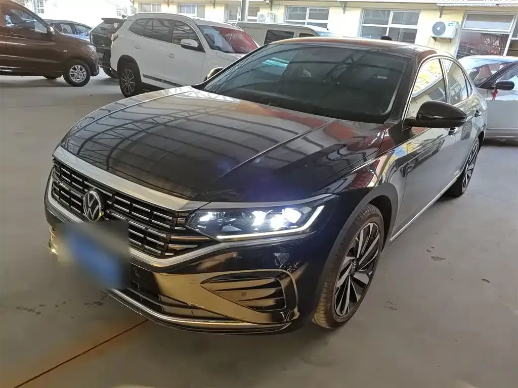 Volkswagen Passat — фото 1