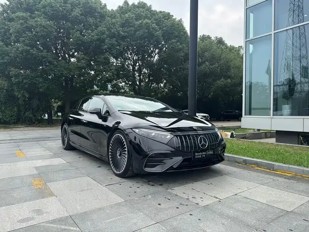 Mercedes-Benz EQS AMG — фото 10