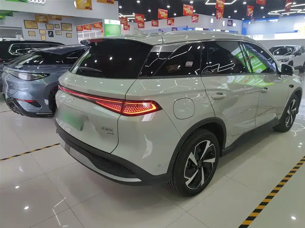 BYD Seal 05 DM-i — фото 10