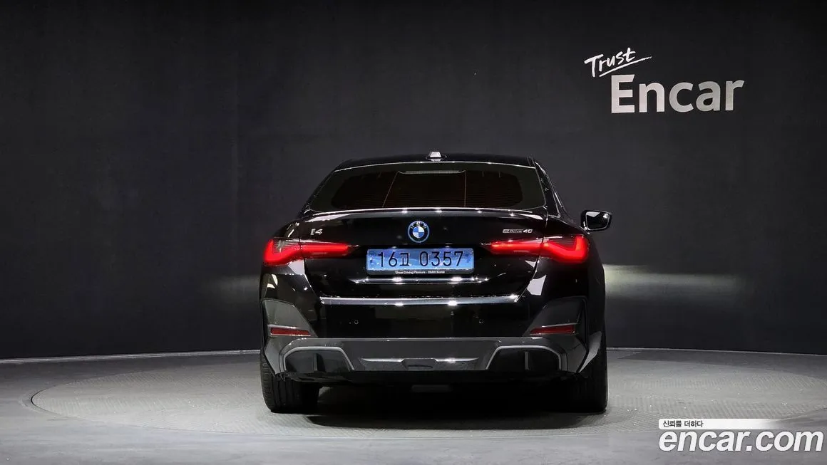 BMW i4 — фото 4