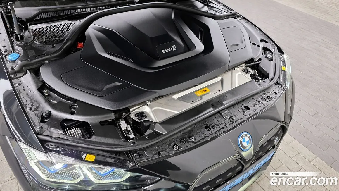 BMW i4 — фото 6