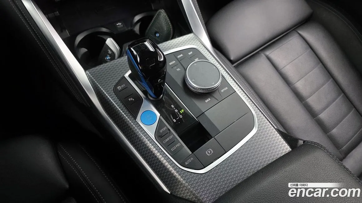 BMW i4 — фото 10