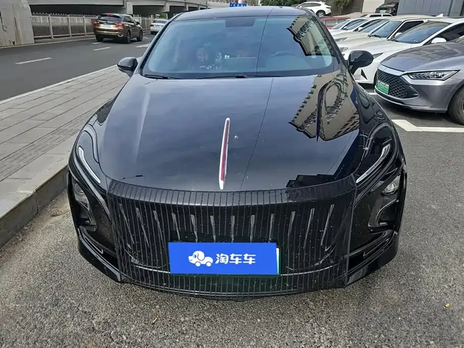 Hongqi E-QM5 — фото 10