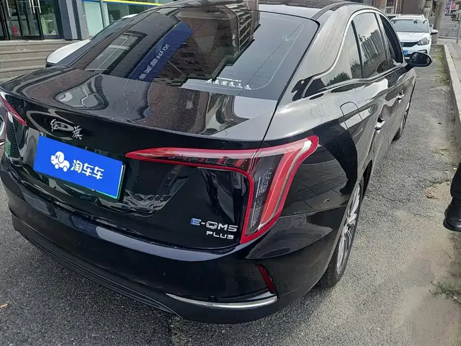Hongqi E-QM5 — фото 3