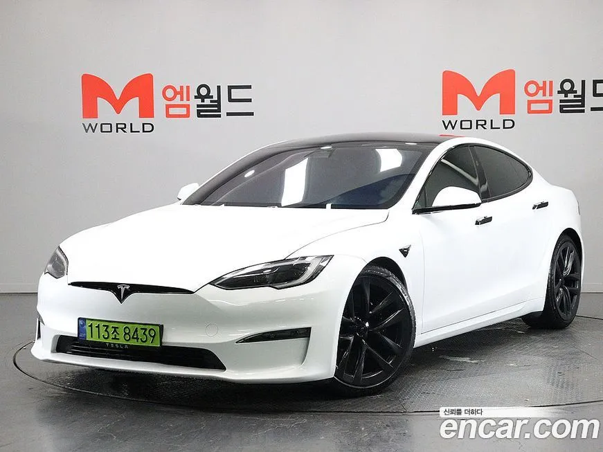 Tesla Model S — фото 1