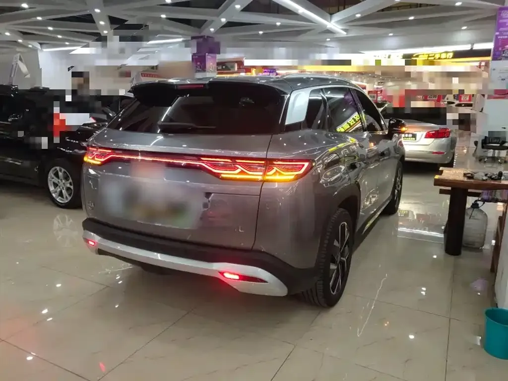 BYD L DM-i — фото 9