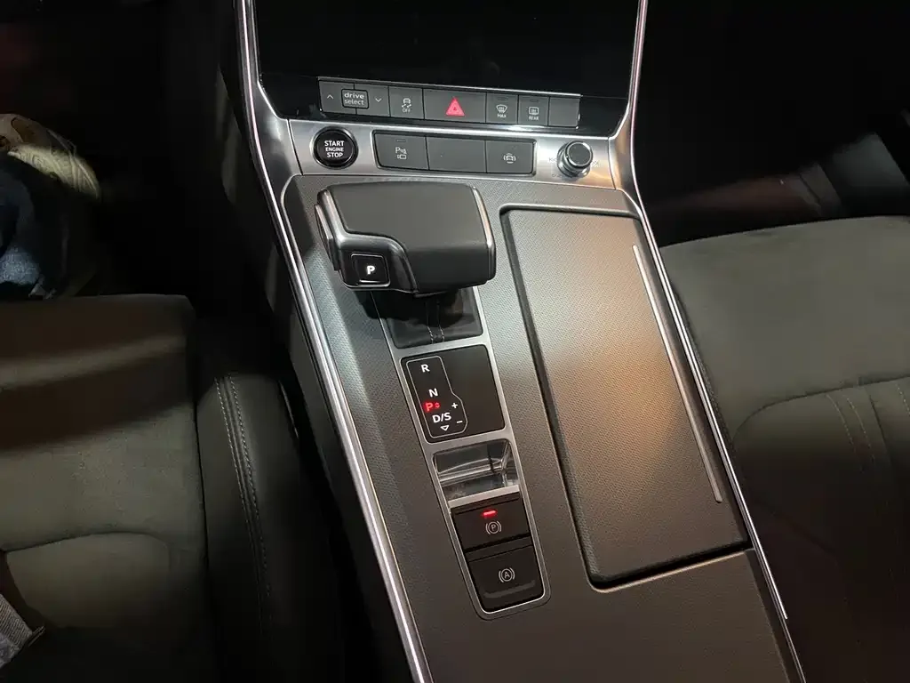 Audi A7L — фото 3