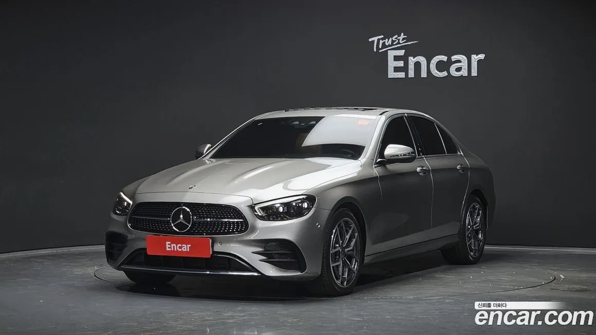 Mercedes-Benz E-Class — фото 1