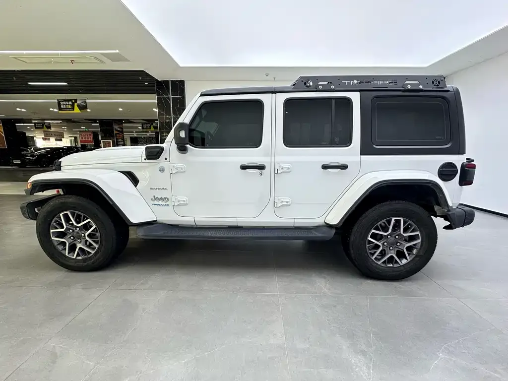 Jeep Wrangler PHEV — фото 4