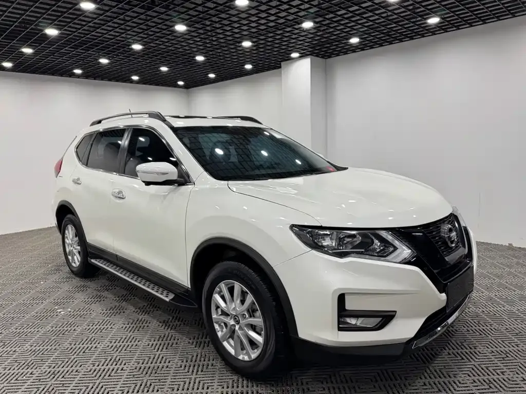 Nissan X-Trail — фото 1