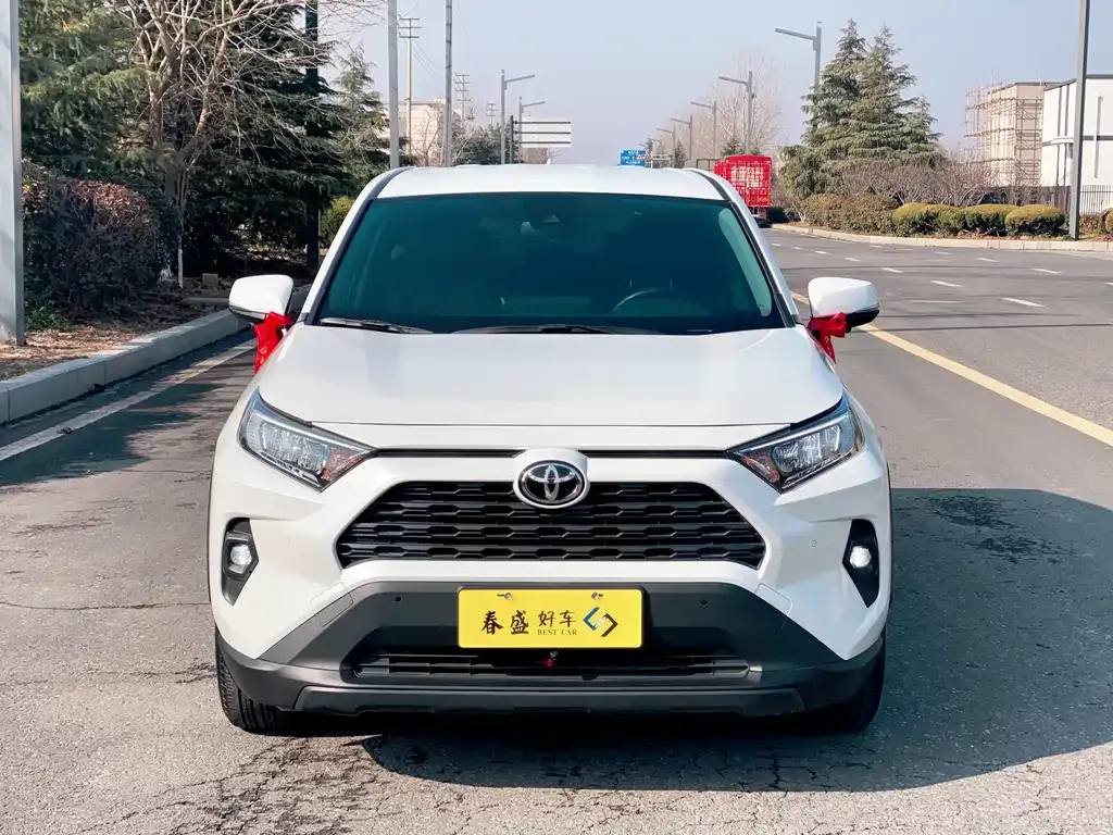 Toyota RAV4 — фото 2