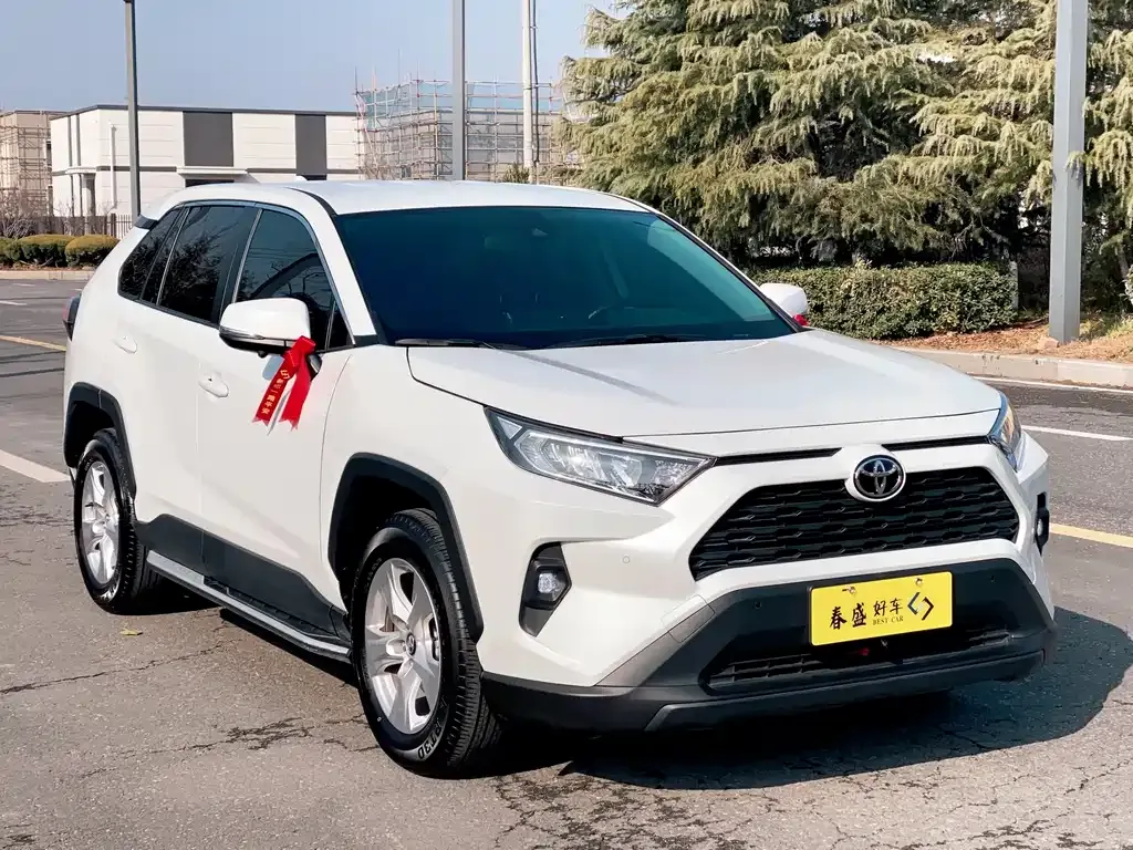 Toyota RAV4 — фото 3