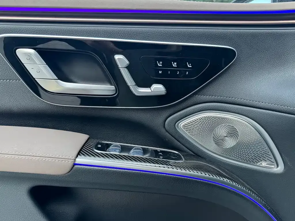 Mercedes-Benz EQS AMG — фото 6