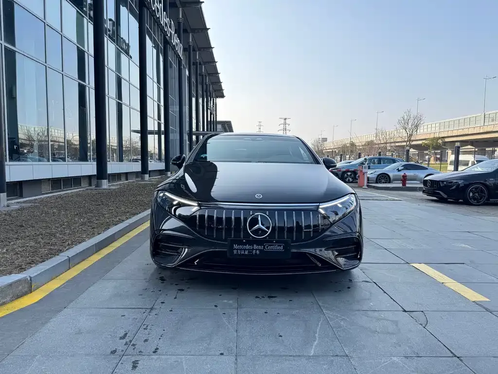 Mercedes-Benz EQS AMG — фото 8