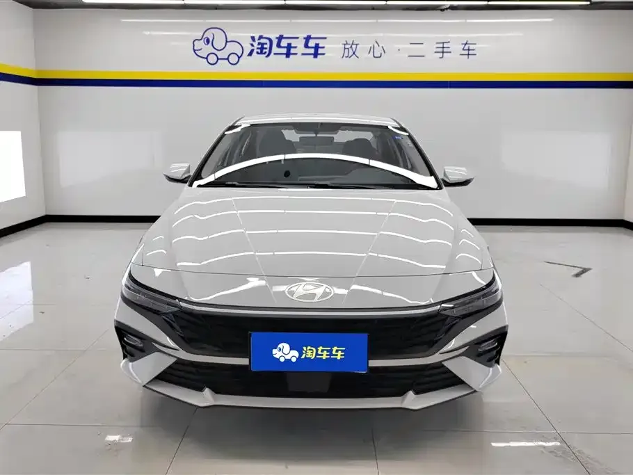Hyundai Elantra — фото 2