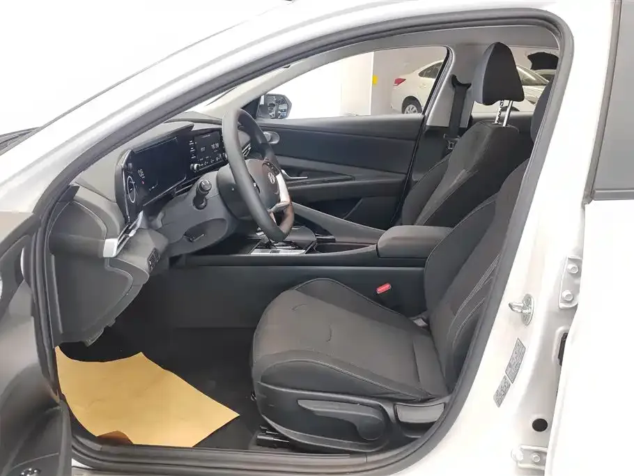Hyundai Elantra — фото 9