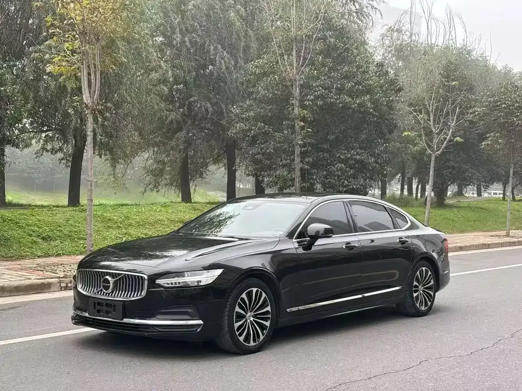 Volvo S90 — фото 1