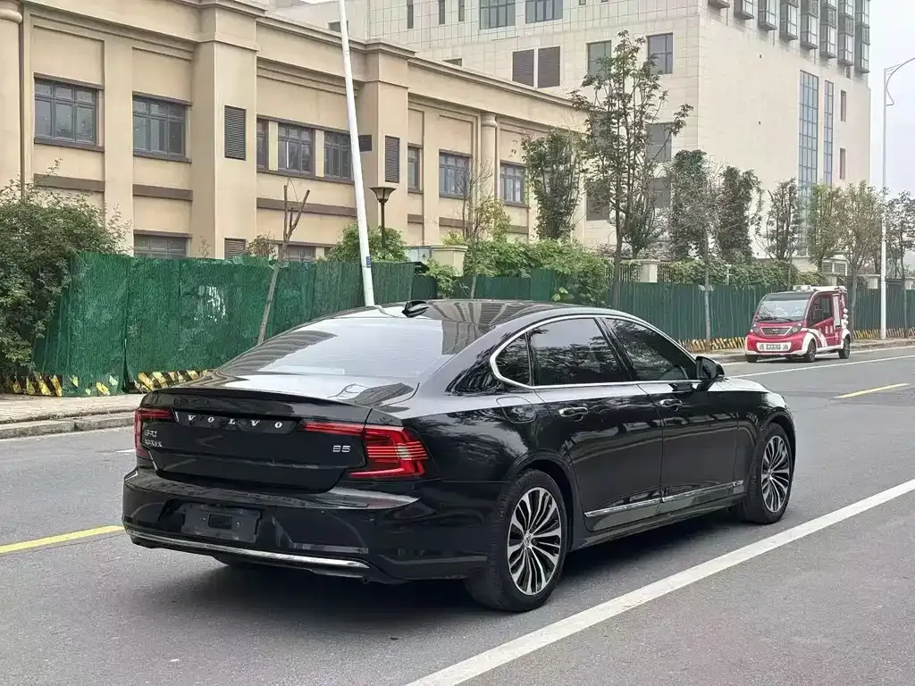 Volvo S90 — фото 4