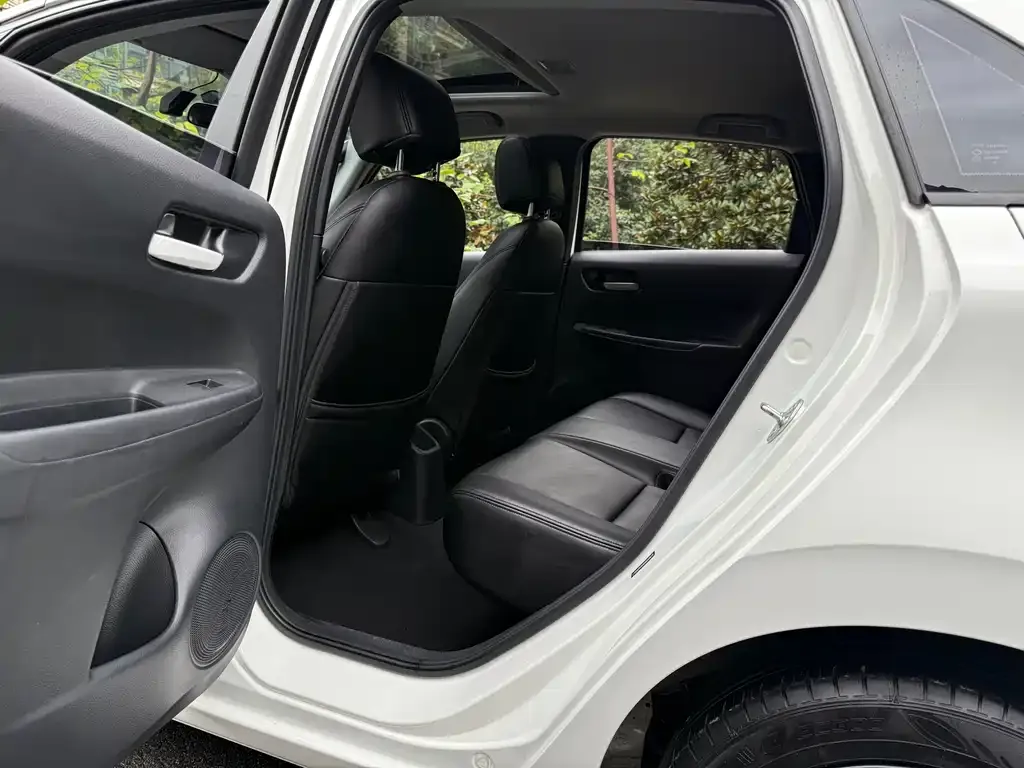 Honda Fit — фото 7