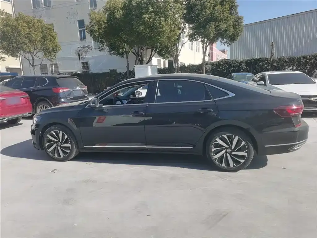 Volkswagen Passat — фото 7