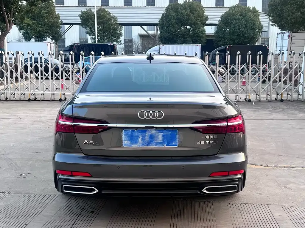 Audi A6L — фото 5