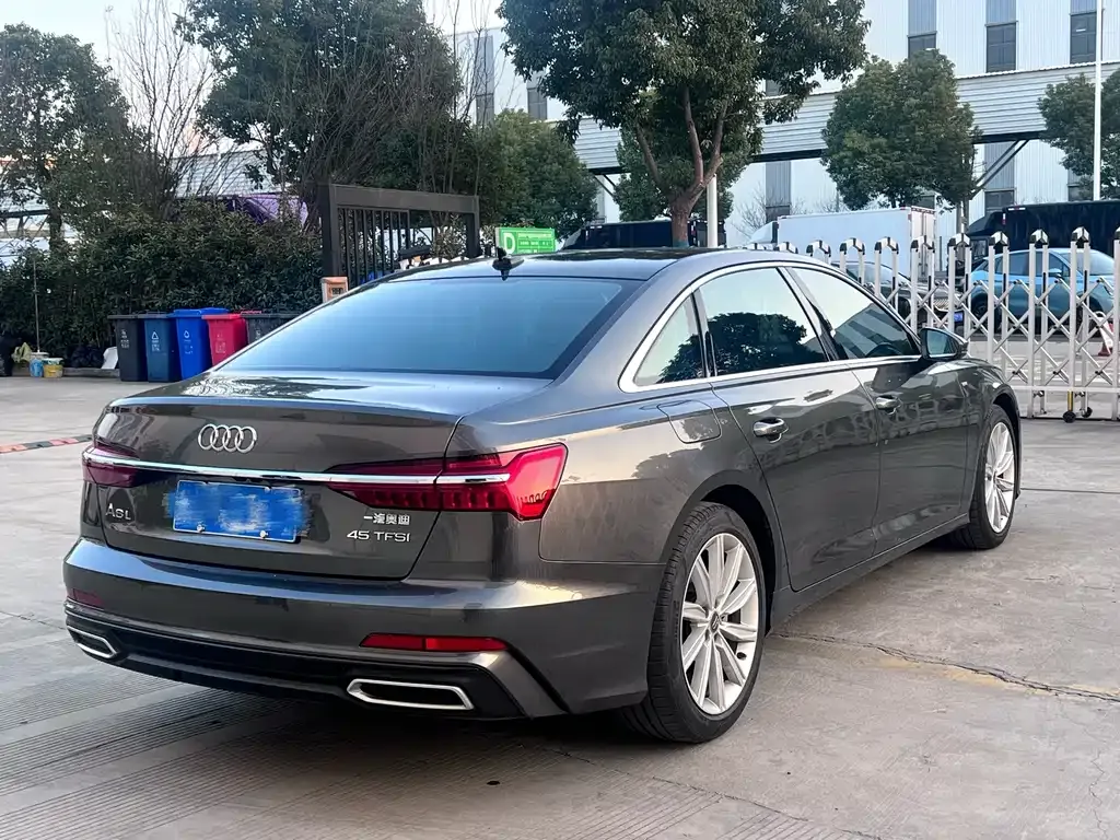Audi A6L — фото 10