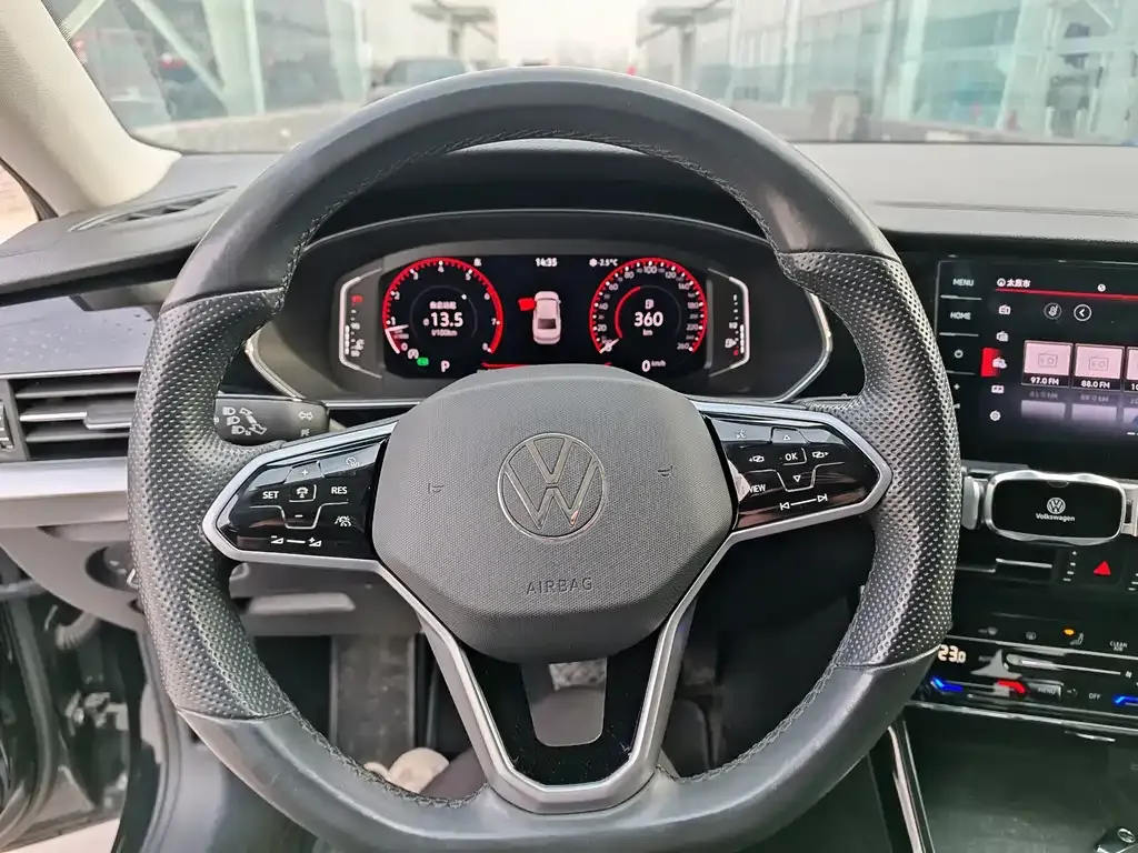 Volkswagen Passat — фото 4