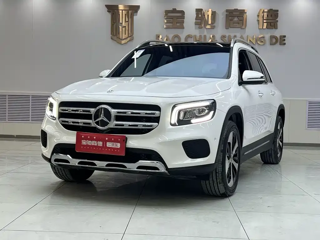 Mercedes-Benz GLB — фото 1