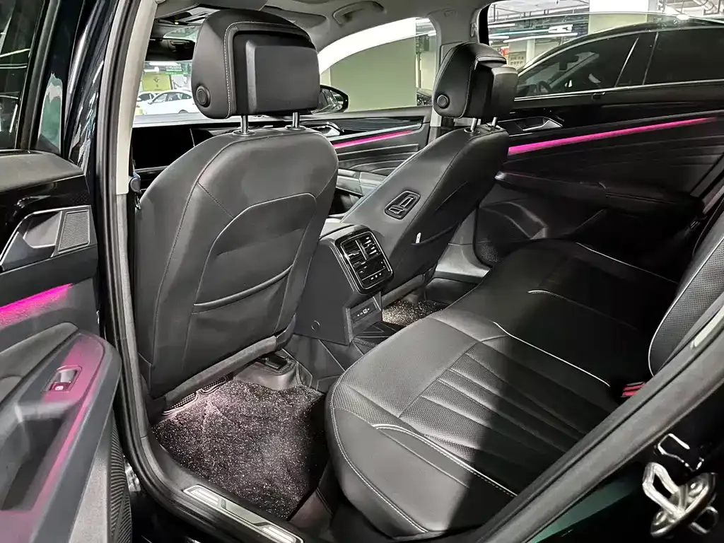 Volkswagen Passat — фото 10
