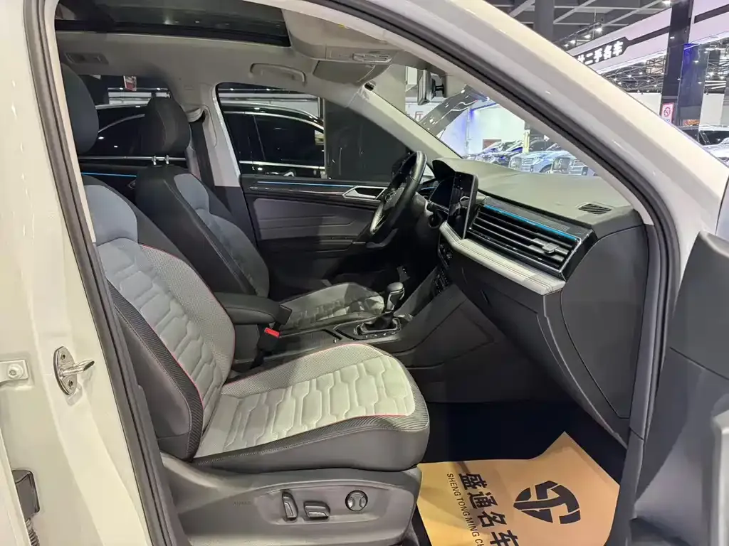 Volkswagen Tiguan L New Energy — фото 4
