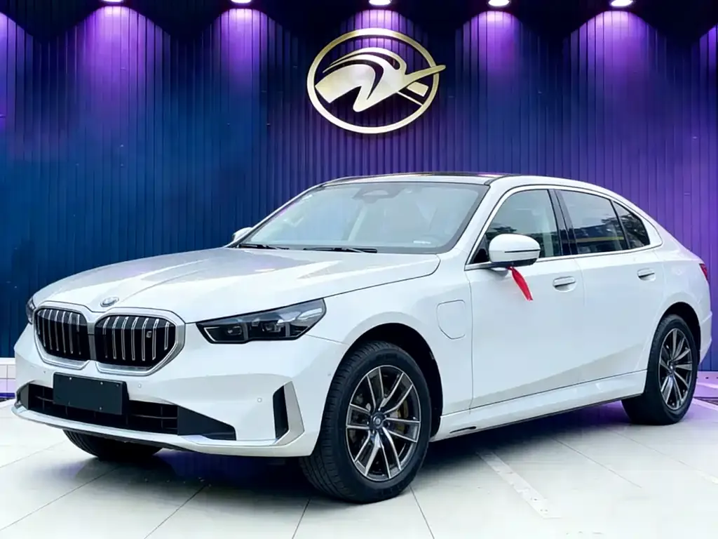 BMW i5 — фото 1