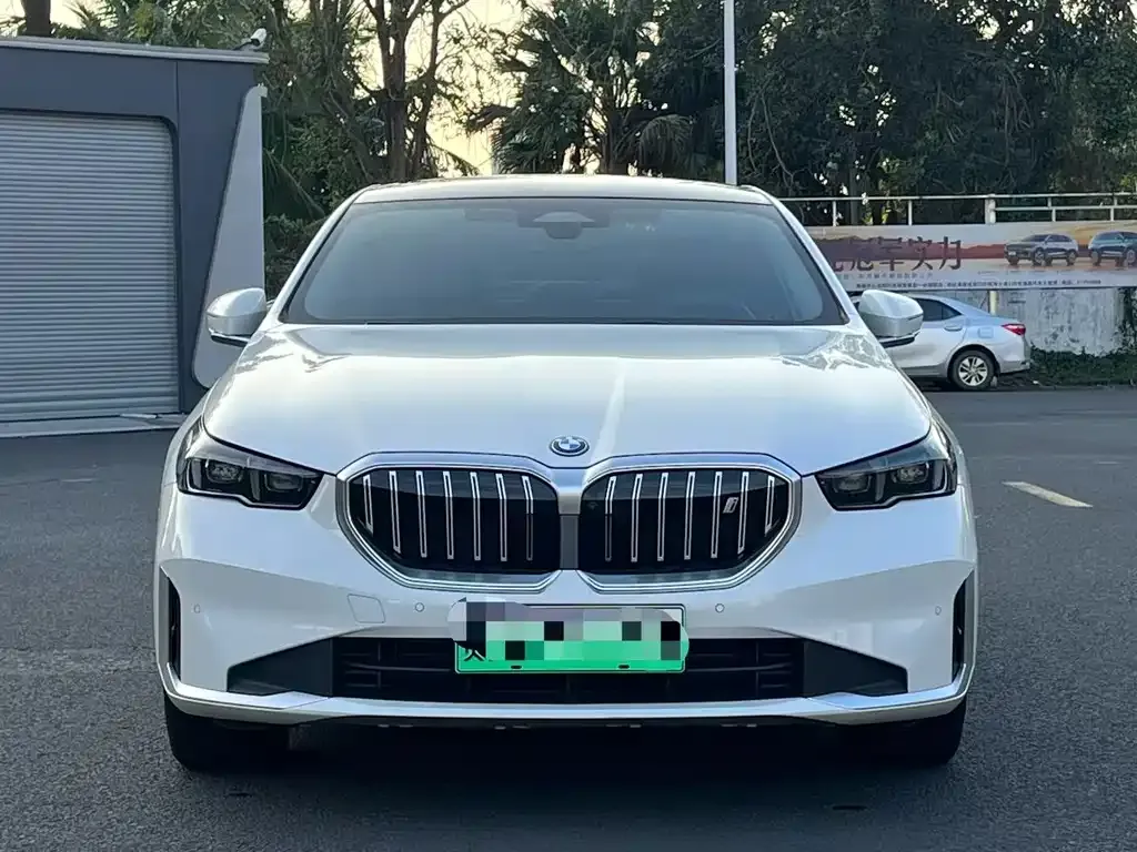 BMW i5 — фото 10