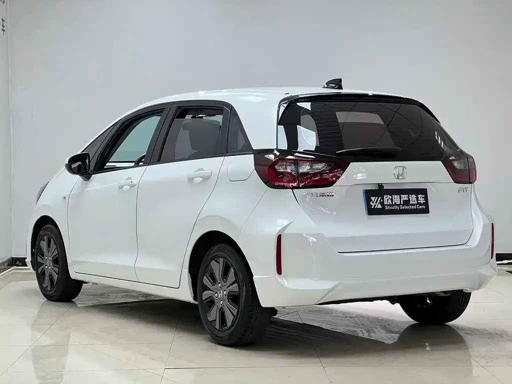 Honda Fit — фото 4
