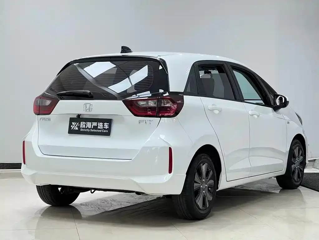 Honda Fit — фото 5