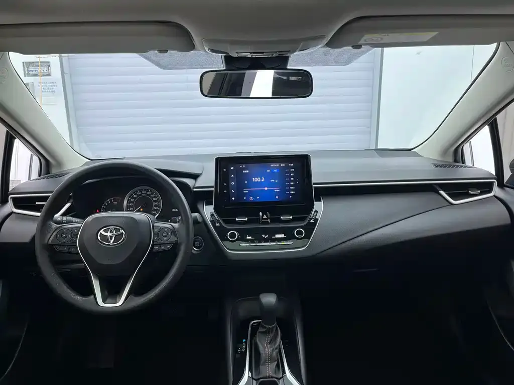 Toyota Corolla — фото 2
