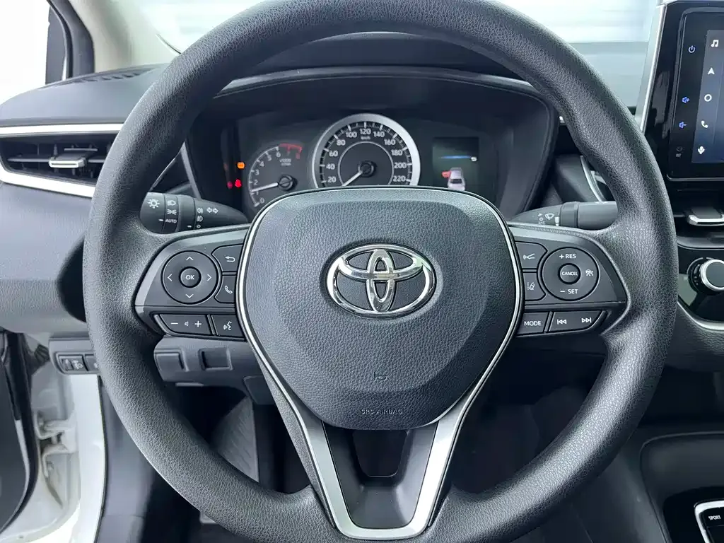 Toyota Corolla — фото 9