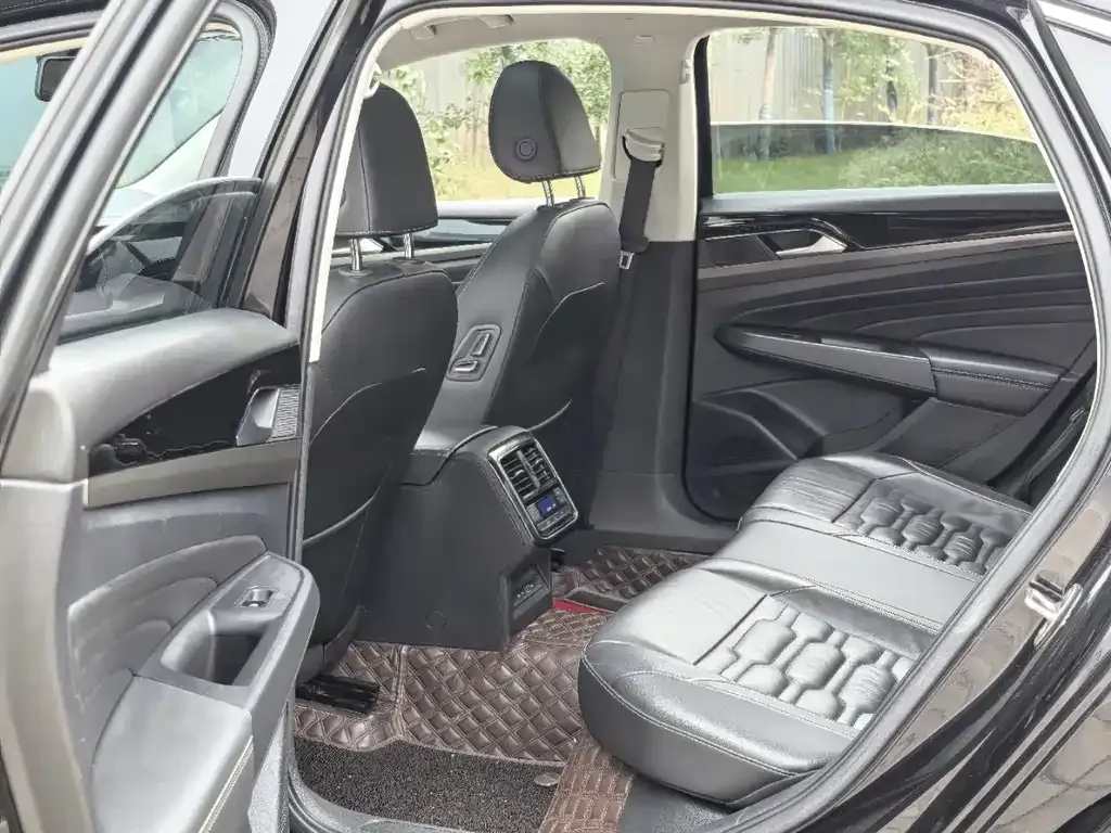 Volkswagen Passat — фото 9