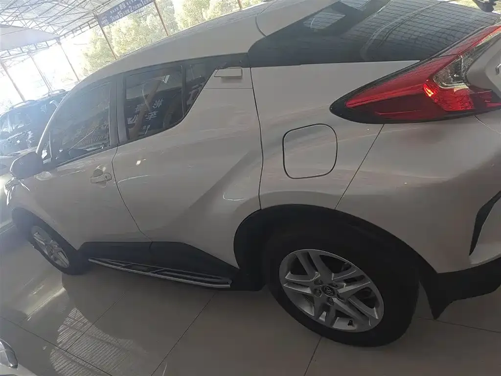 Toyota C-HR — фото 4