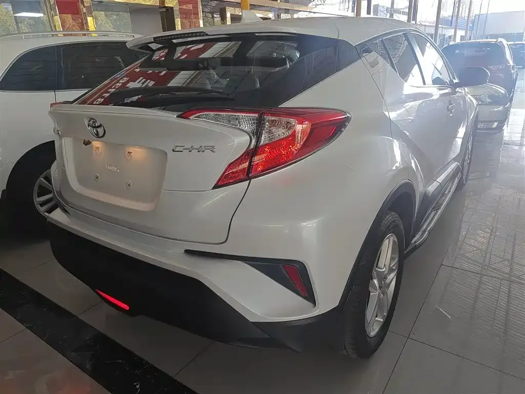 Toyota C-HR — фото 6