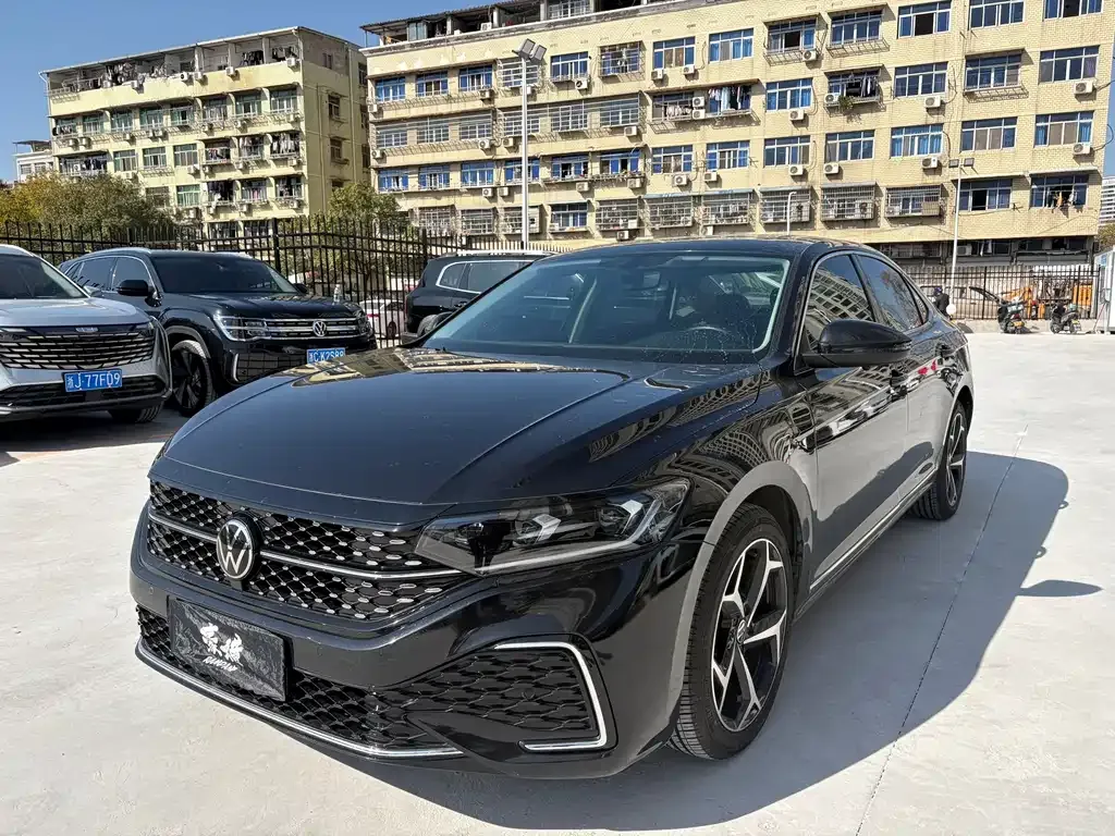 Volkswagen Passat — фото 1
