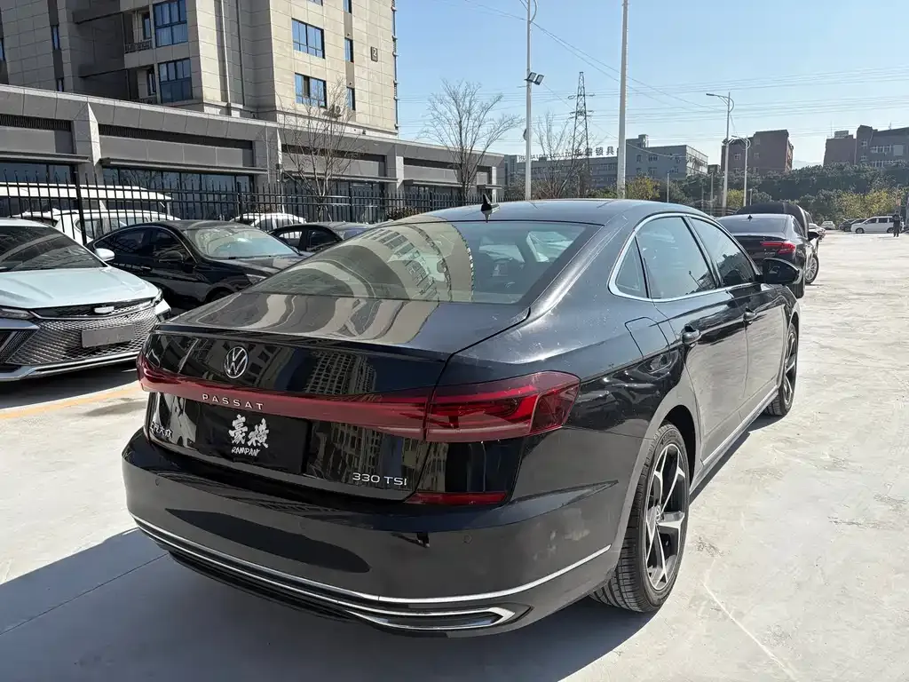 Volkswagen Passat — фото 2