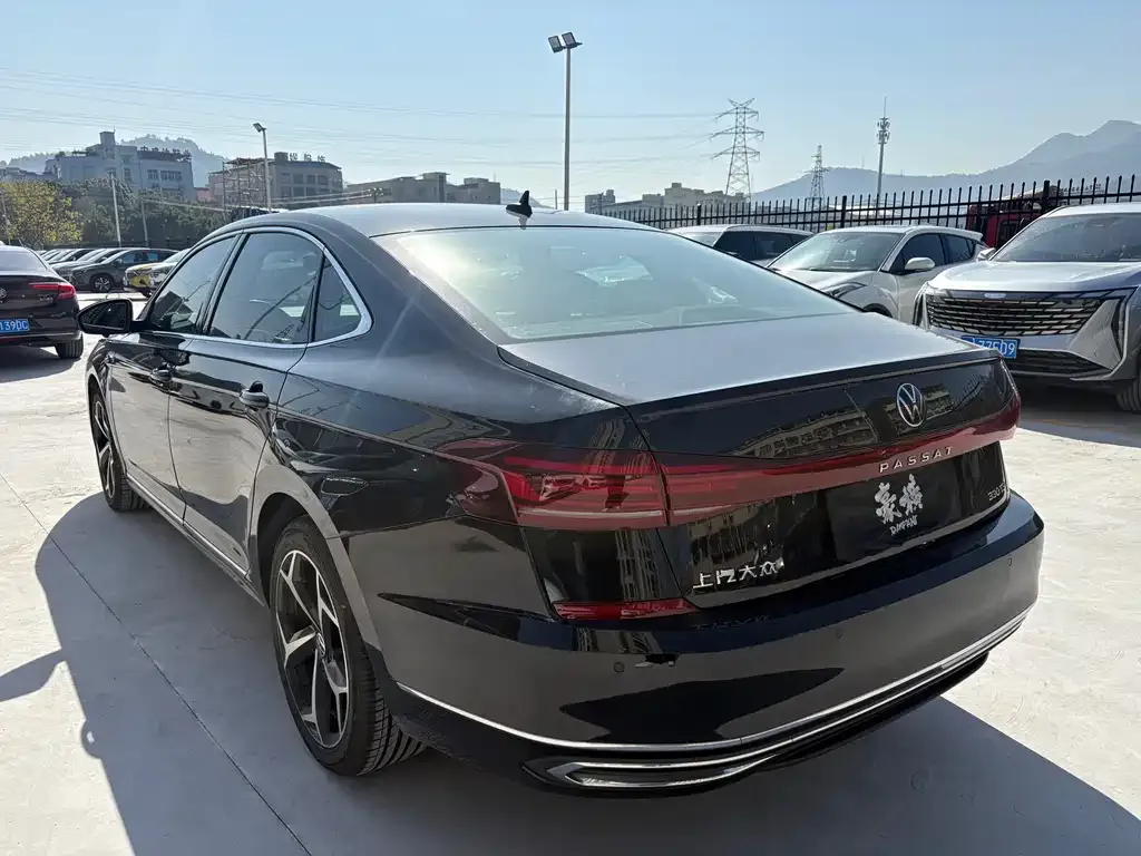Volkswagen Passat — фото 7