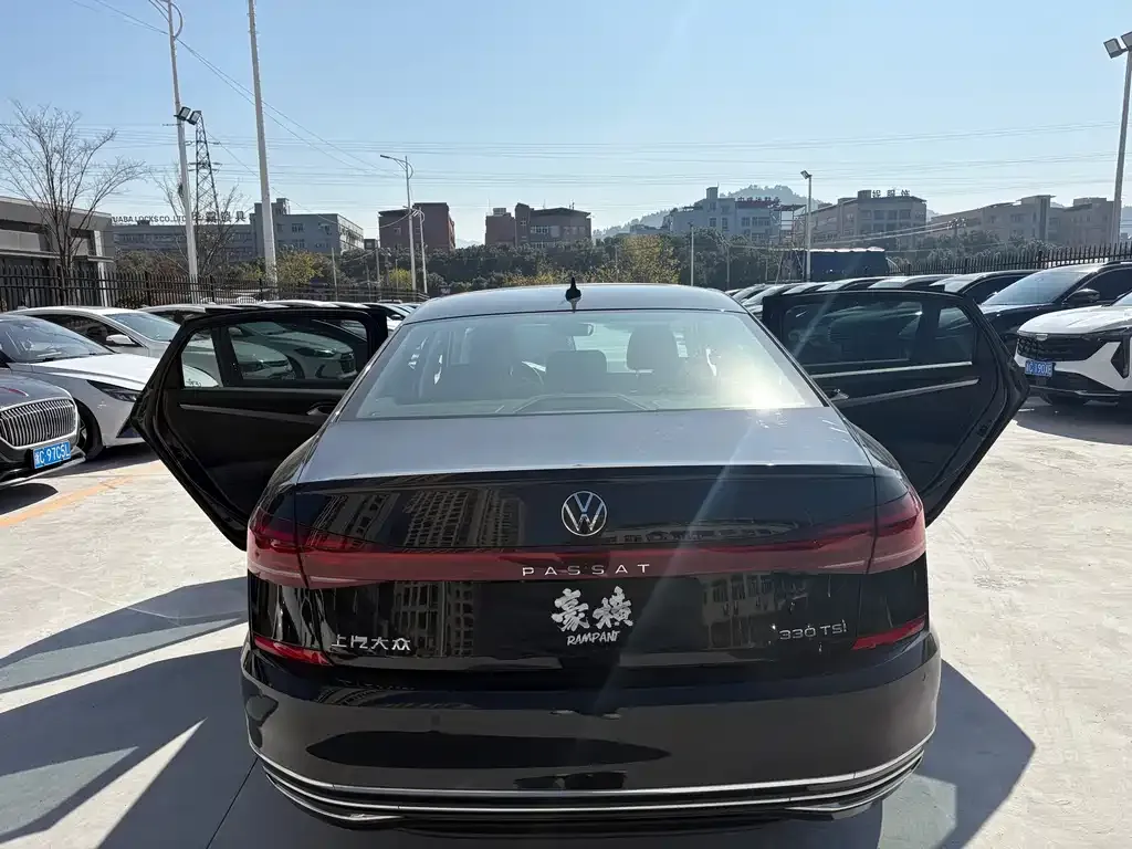 Volkswagen Passat — фото 5
